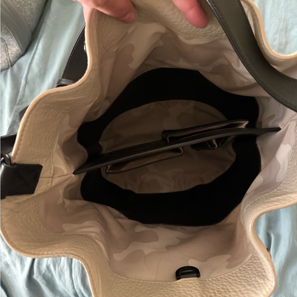 DAGNE Dover Bucket Bag - Picture 5 of 6